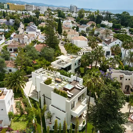 In Residential Area וילה